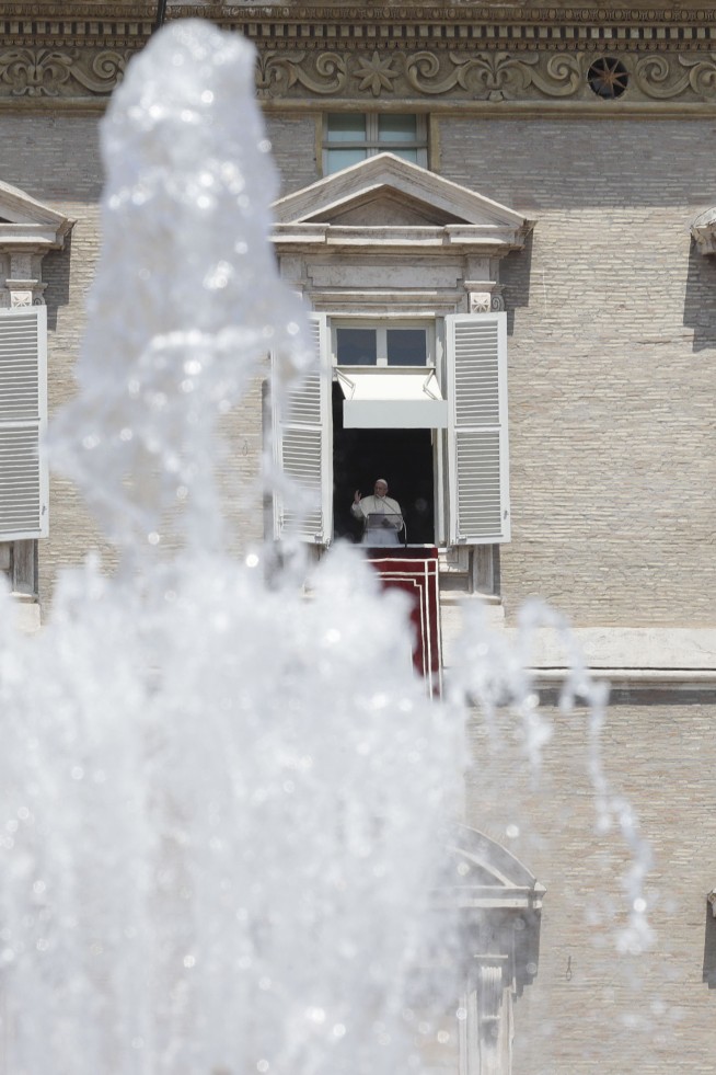 Pope Francis to create 14 new cardinals in June