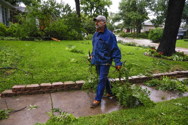 Storms leave widespread outages across Texas, cleanup continues after deadly weekend across US