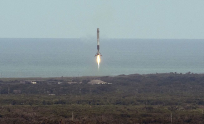 SpaceX launches 1st recycled supply ship