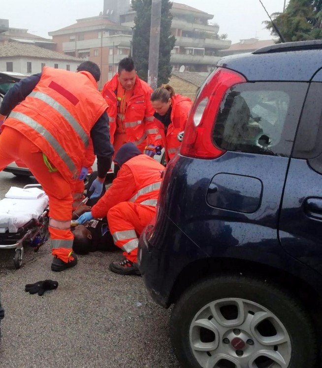 Police: Extreme-right gunman shoots 6 Africans in Italy