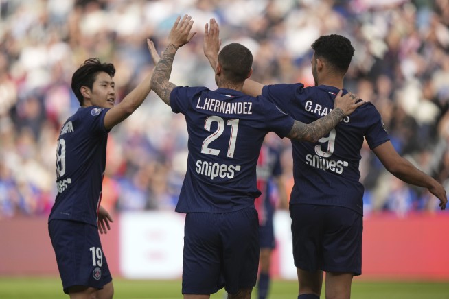 PSG closer to an unbeaten Ligue 1 season after beating Le Havre and Marseille reclaims 2nd