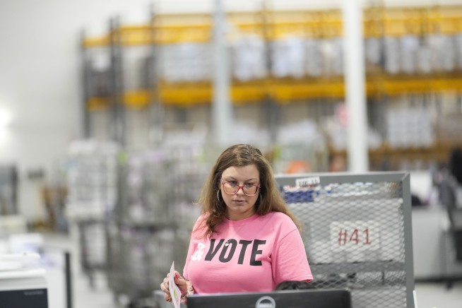 Biden and Trump dominate Super Tuesday races and move closer to a November rematch