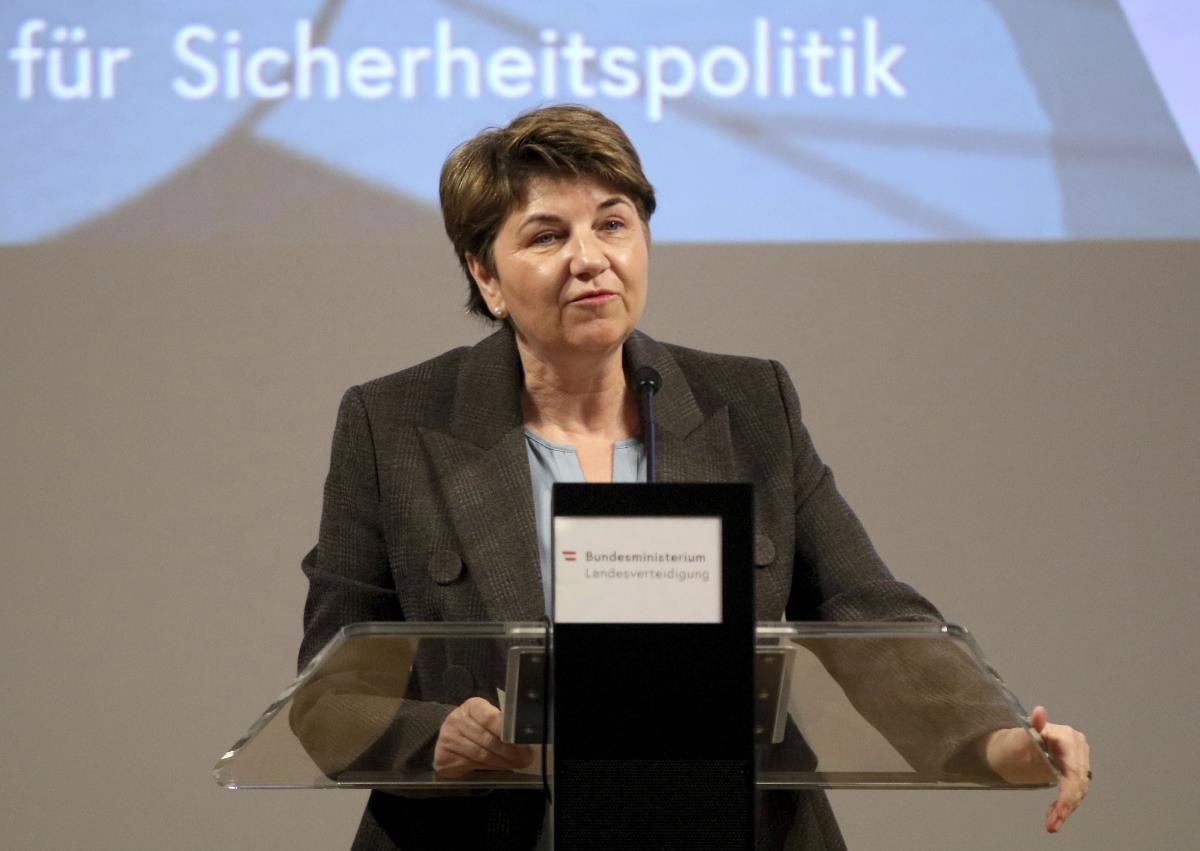 Exit poll shows Swiss right-wing party bouncing back in parliamentary election as Greens lose ground
