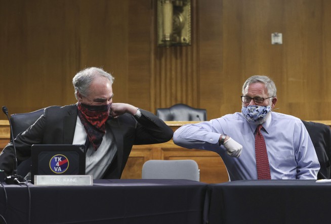 Fauci warns of serious consequences if US reopens too soon