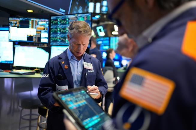 Stocks rise and oil prices ease as Wall Street keeps yo-yoing because of the war with Iran