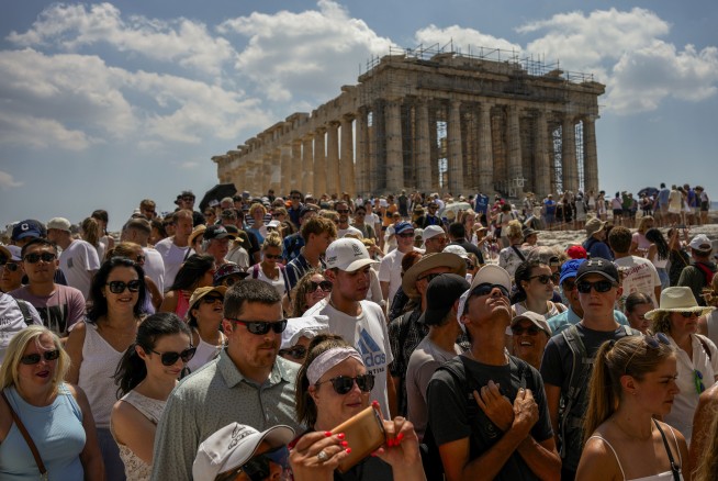 Greece to offer exclusive Acropolis visits outside of regular hours -- for a steep price