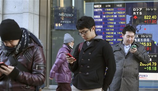 Global stocks muted as jobs data awaited, Greece risk rises