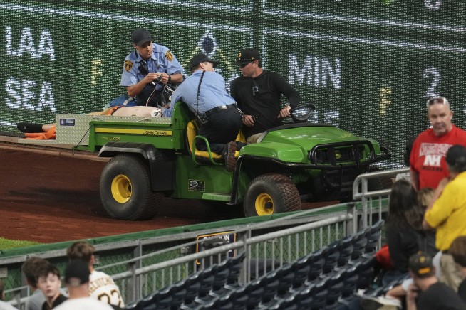 Man who fell from 21-foot Clemente Wall at PNC Park during Pirates game in critical condition