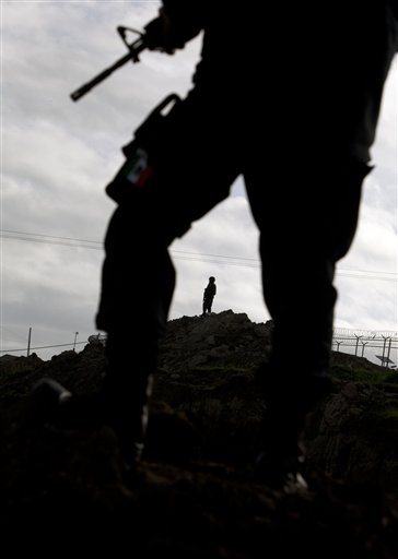 Mexico: Manhunt on after drug lord 'El Chapo' Guzman escapes