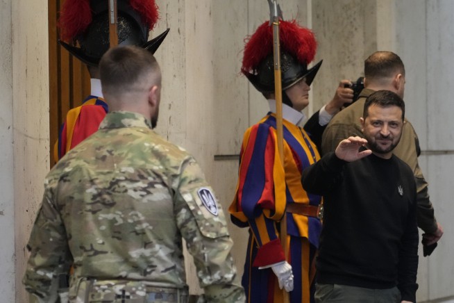 Zelenskyy meets Pope Francis at Vatican and seeks backing for Ukraine's peace plan