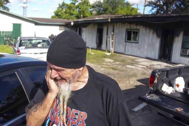 Police: Houston tenant kills 3 others, set fire to lure them