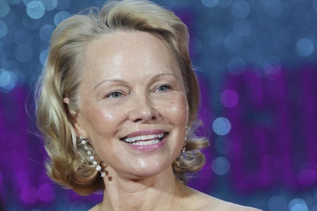 Pamela Anderson leads the way for women who choose to go makeup free