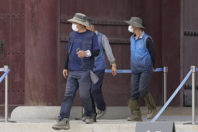 Latest: China reports 62 new cases, 1 billion vaccinated