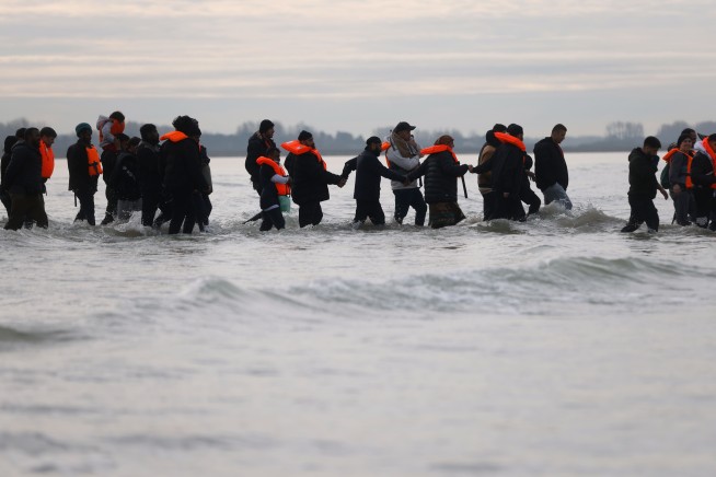 UK asylum reforms spark backlash within Labour Party, support from rivals