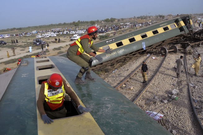 Express train derails in southern Pakistan, killing 30 people and injuring more than 90