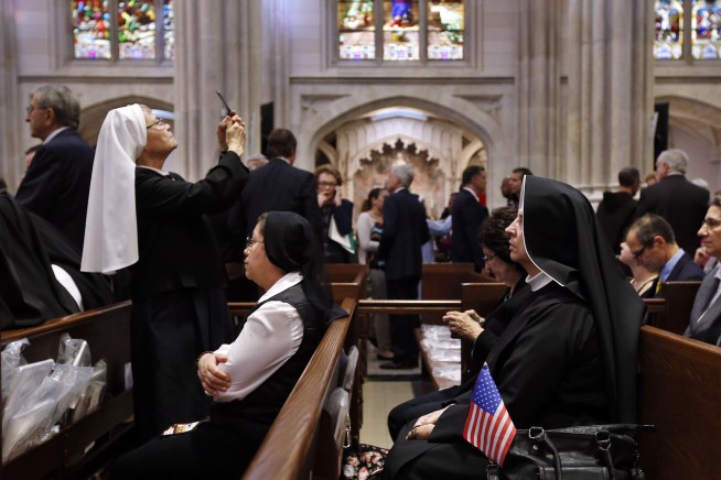 Pope calls US nuns 'women of strength' after Vatican inquiry