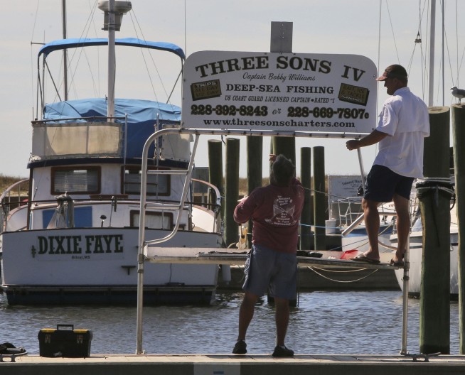 US Gulf Coast races to ready for fast-moving Hurricane Nate