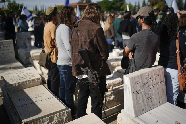 Israeli troops round up Palestinian men in northern Gaza as UN warns aid operation is 'in tatters'