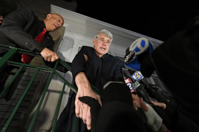 Blagojevich praises Trump from Chicago home after release