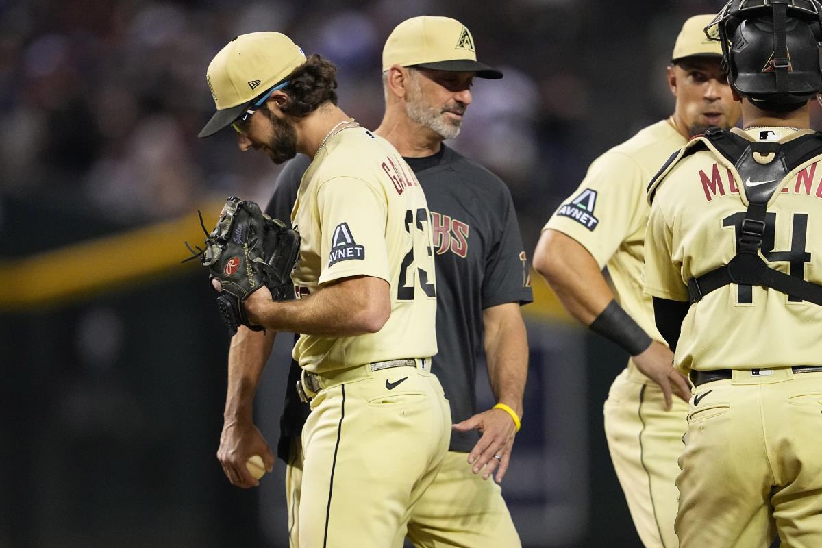 Your take: Arizona Diamondbacks tweak uniforms