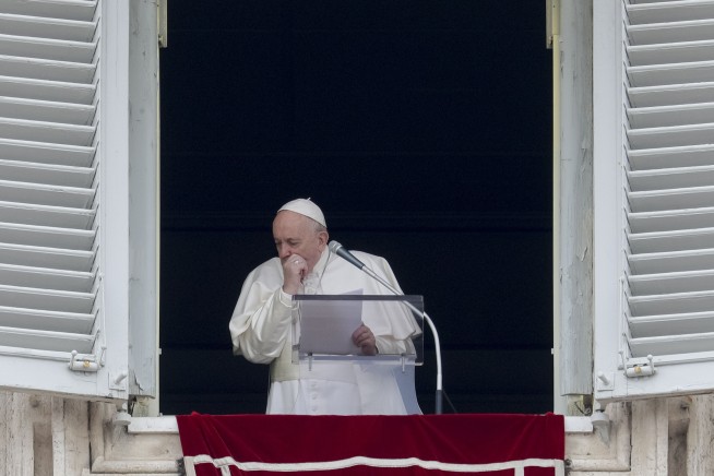 Coughing pope cancels participating in Lenten retreat