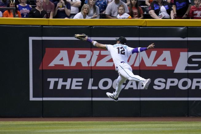 Chase Field pool started as a joke, but Arizona D-Backs had last laugh