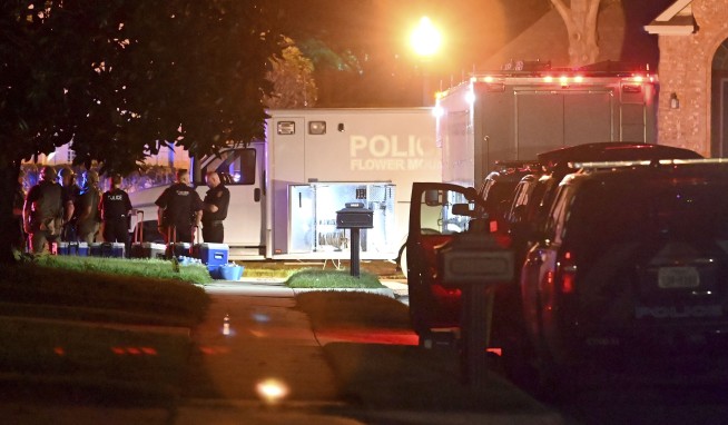 3 police officers wounded in suburban Dallas shooting