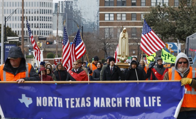 Abortions in Texas fell 60% in 1st month under new limits