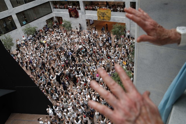 Hundreds protest Trump immigration policy at Senate offices
