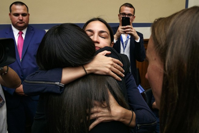 Asylum-seeker talks about daughter's death after US custody