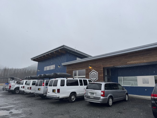 Avalanche buries 3 skiers near Anchorage, Alaska, officials say