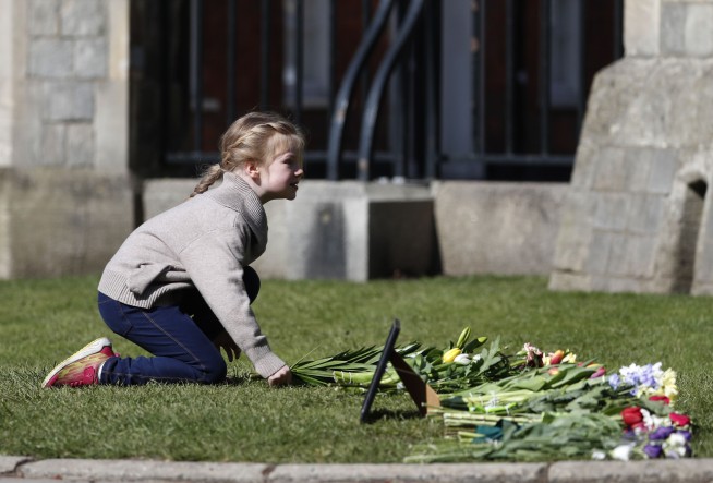 Queen returns to royal duties after death of Prince Philip