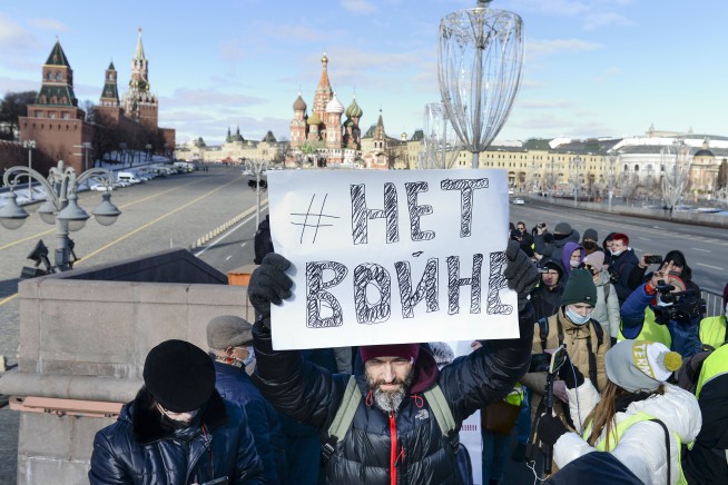 Russians hold anti-war rallies amid ominous threats by Putin