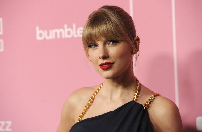 Taylor Swift's father safe after fight with burglar