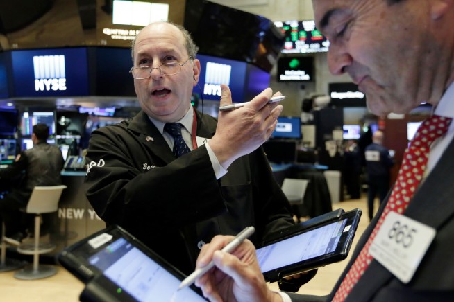 Trade worries sink US stocks; China pork duty hits Tyson