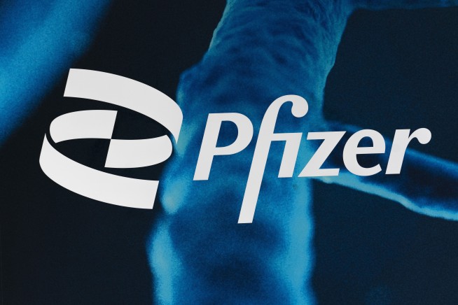 US regulators give full approval to Pfizer COVID-19 vaccine