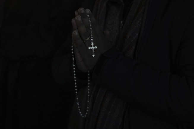 Pope stable with no new respiratory crises but will sleep with ventilation mask, Vatican says