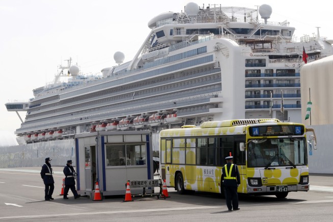 2 former cruise ship passengers with virus die in Japan