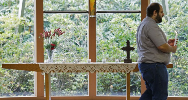 Authorities search for clues in Washington mall shooting