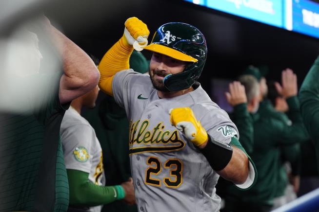Ernie Clement has walk-off hit in 11th inning as Blue Jays defeat Athletics 8-7