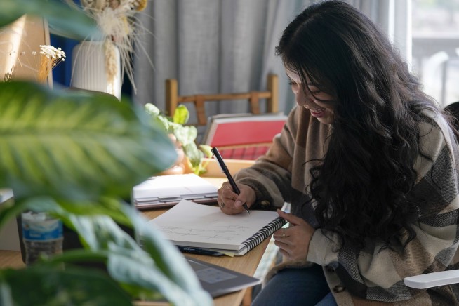 Hate your signature? Try plastic surgery for autographs