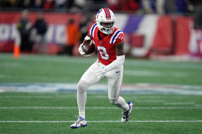 Patriots star receiver Stefon Diggs faces strangulation charge, denies allegations