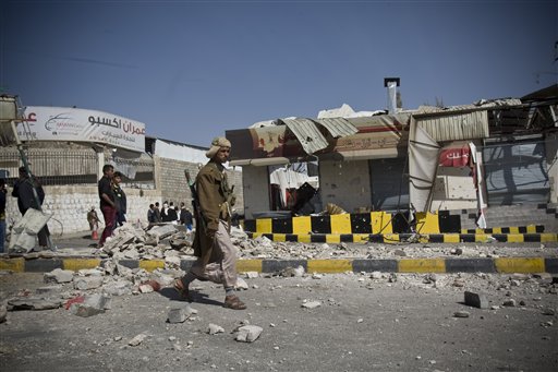 Shiite rebels shell Yemen president's home, take over palace