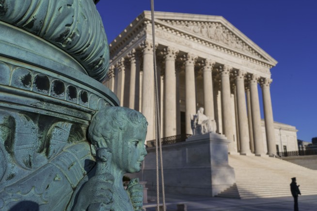 Divided Supreme Court rules for businesses over workers