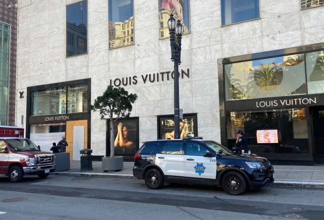 About 80 thieves ransack department store near San Francisco