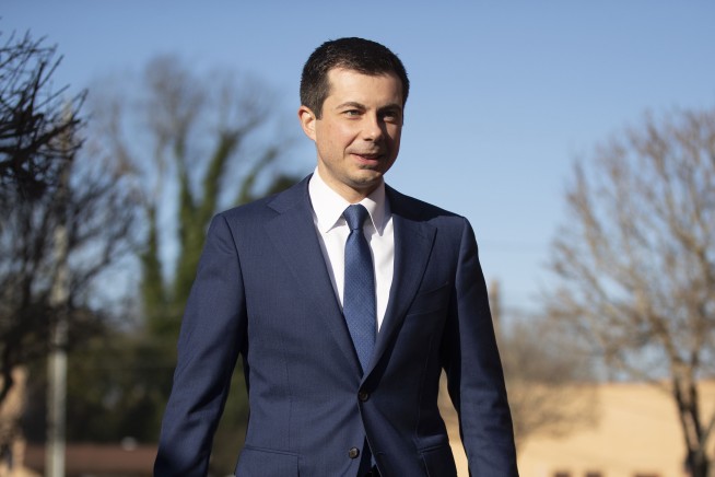 AP sources: Buttigieg ending his presidential campaign