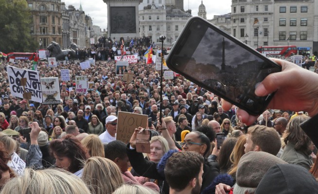 Thousands protest COVID-19 restrictions in central London