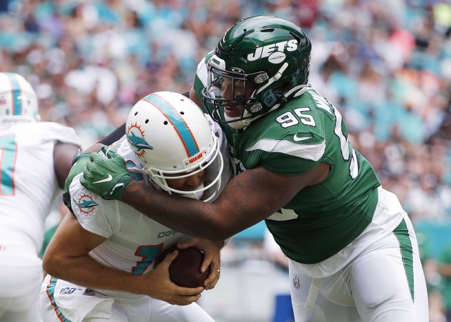 Jets' Quinnen Williams arrested for carrying gun at airport