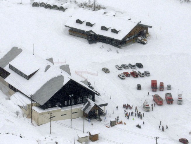 16 skiers hurt by flying rocks, avalanche on Japan volcano