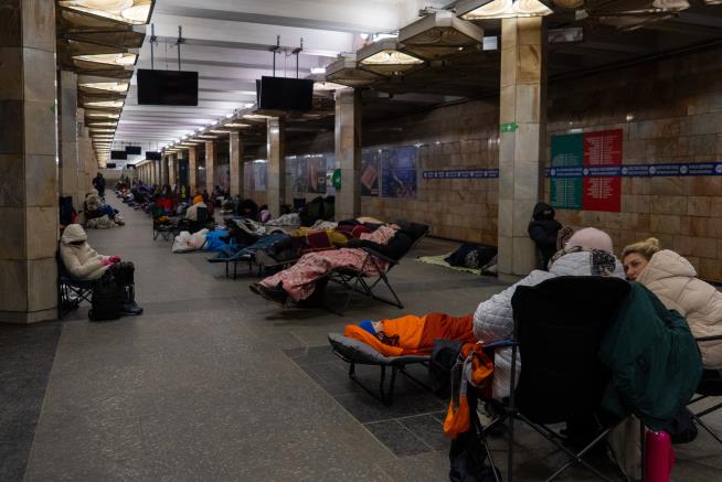 Russia bombards Ukraine with drones and missiles a day before planned peace talks